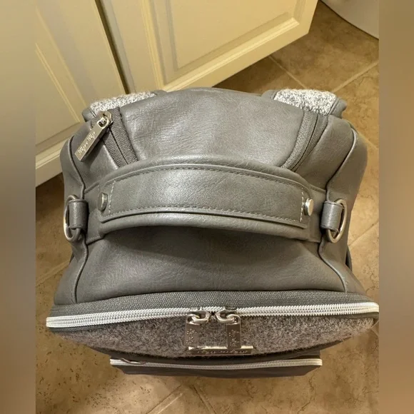 Grayson Boss Bag Backpack in Gray - Picture 4 of 7